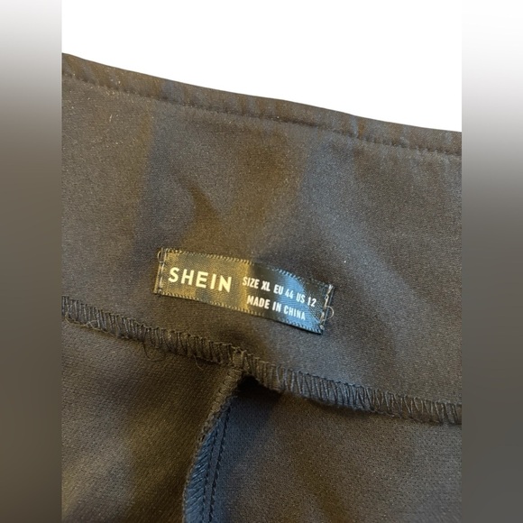 SHEIN Black Button-Up Vest - Picture 2 of 4